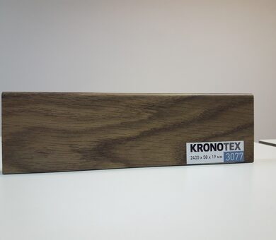 Плинтус Kronotex KTEX1 D3077 Дуб Эверест бронза