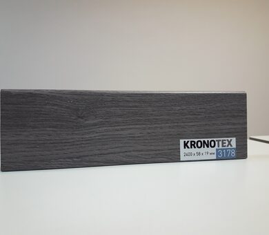 Плинтус Kronotex KTEX1 D3178 Дуб Эверест серый