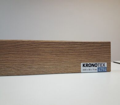Плинтус Kronotex KTEX1 D4794 Дуб натуральный Макро