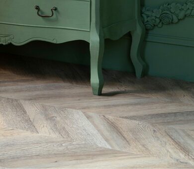 Виниловый ламинат Vinilam Parquet Chevron Шампань RI153616CL4 43 класс 2.5 мм